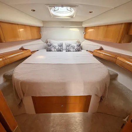 A Bordo De Un Barco En La Costa Del Sol