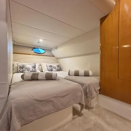 A Bordo De Un Barco En La Costa Del Sol